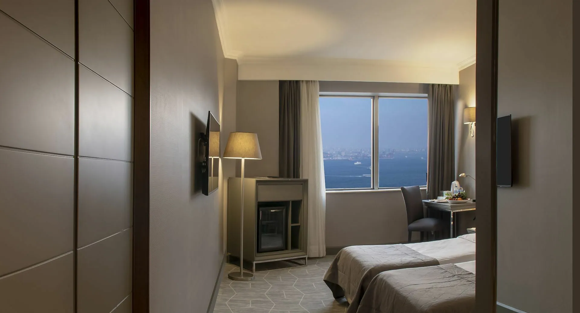 Taksim Square Hotel Κωνσταντινούπολη 4*,